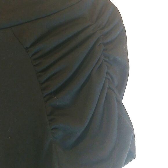 Discreet. NWT. Women's black top with silver bling! Size Large. - Picture 6 of 9